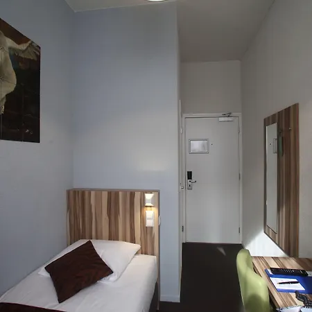 Asterisk, A Family Run 4*