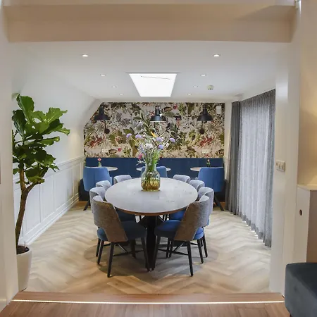 Hotel Asterisk, A Family Run