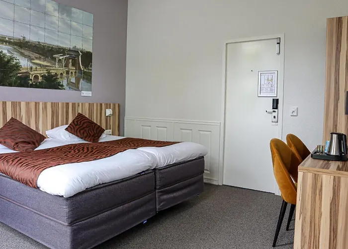 Boutique Asterisk, A Family Run