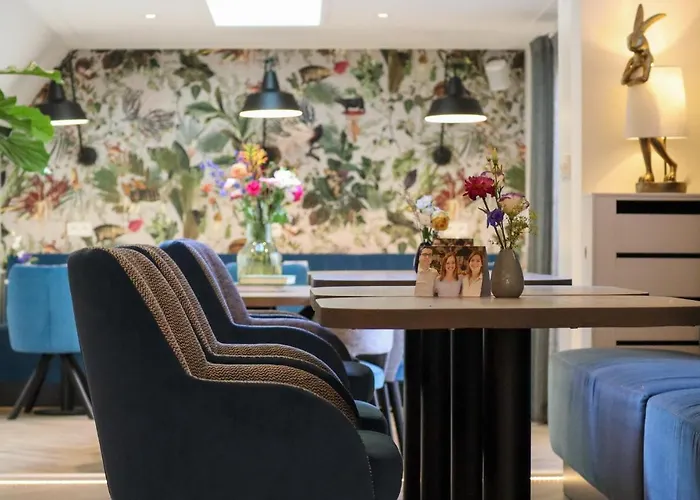 Boutique Asterisk, A Family Run