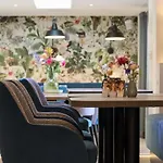 Boutique Asterisk, A Family Run
